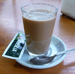 Un café con leche.