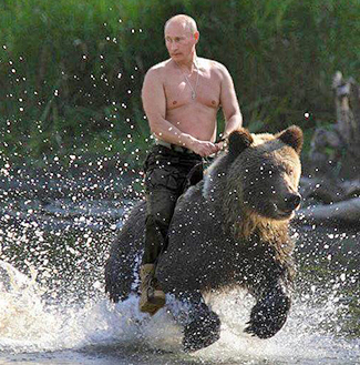 La obsesión de Putin por la virilidad le hace adoptar la pose de sietemachos.